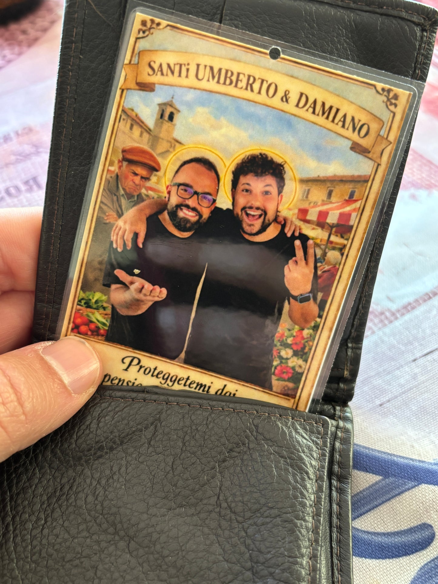 Santi Umberto & Damiano - Proteggetemi dai pensionati arrabbiati!